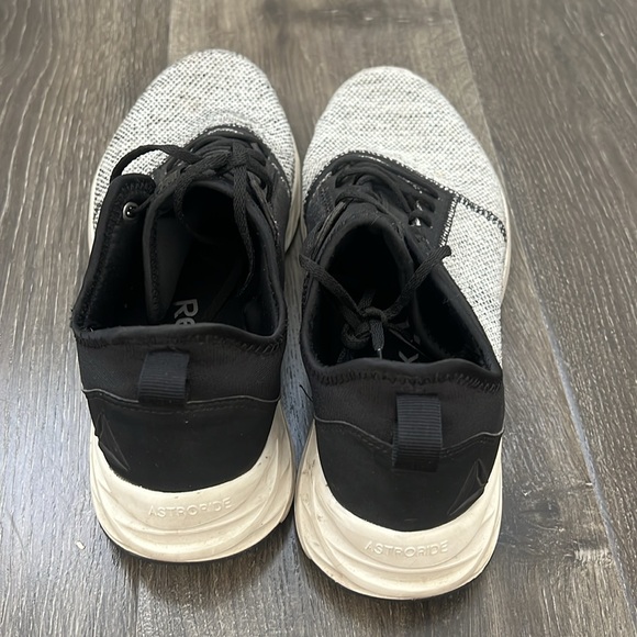 Reebok Astroride sneakers - Picture 2 of 10